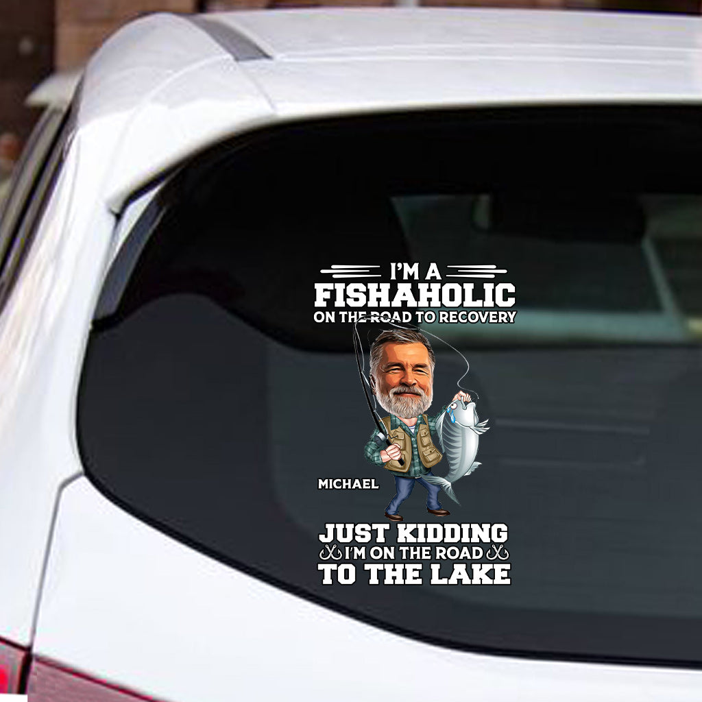 Je suis un accro à la pêche en voie de guérison - Autocollant de pêche personnalisé