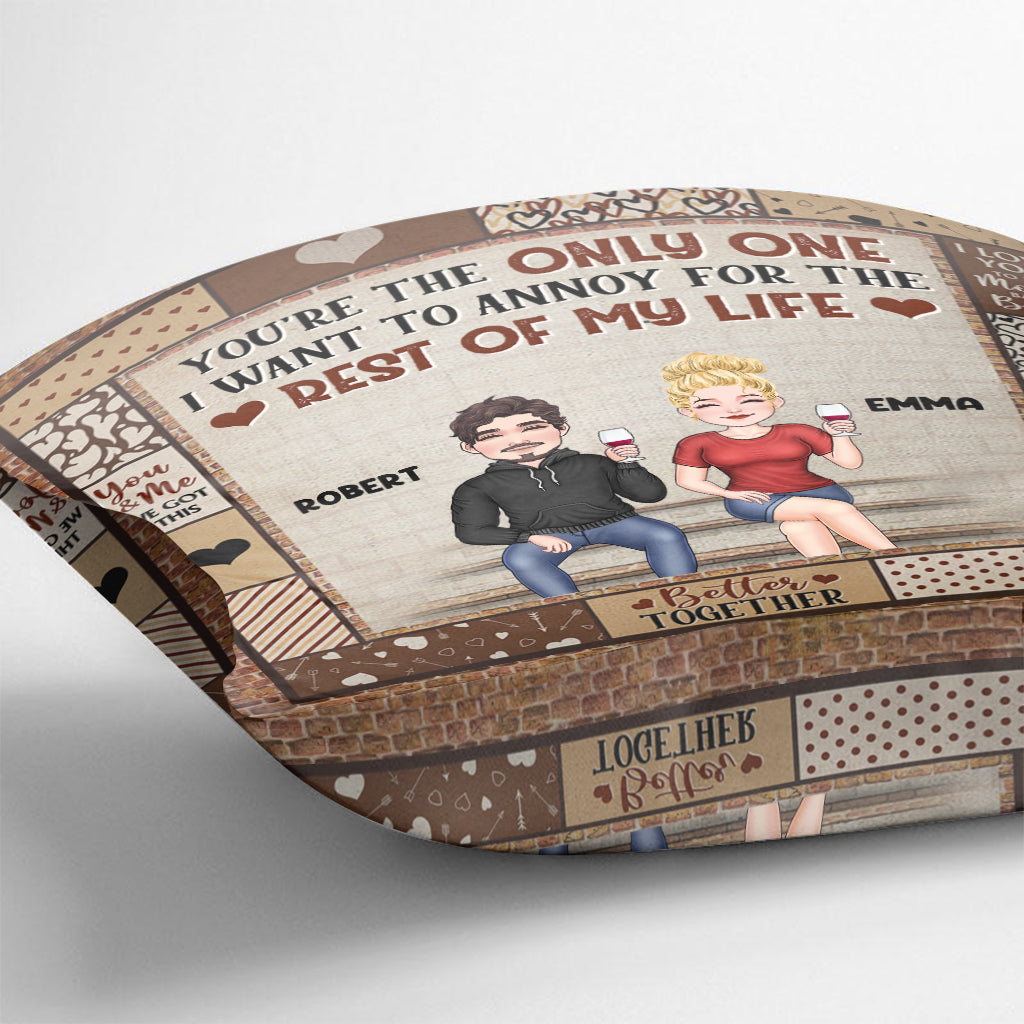 Tu es la seule que j'ai envie d'embêter - Coussin décoratif personnalisé pour couple