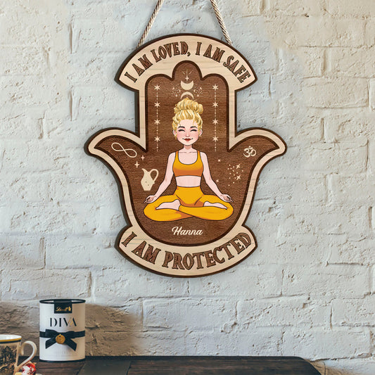 Je suis aimé(e), je suis en sécurité - Panneau en bois personnalisé pour le yoga
