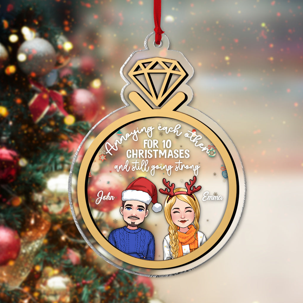 S'agacer mutuellement pendant 10 Noëls - Ornement personnalisé mari et femme à 2 couches