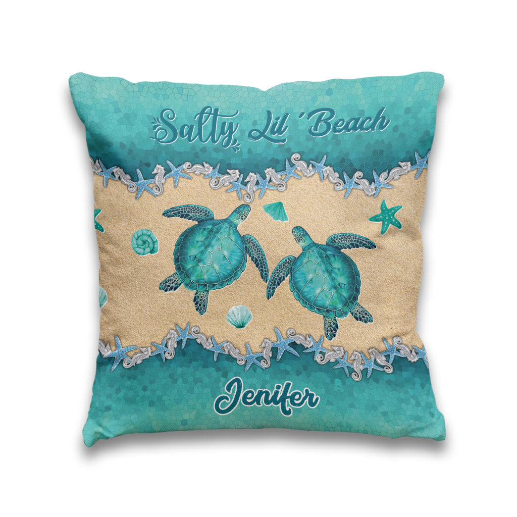 Petit coin de paradis - Coussin décoratif personnalisé en forme de tortue Salty Lil' Beach