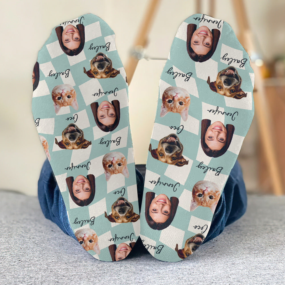 Chaussettes personnalisées pour chat avec n'importe quelle photo à télécharger sur un motif à carreaux et de nombreuses couleurs de fond - Chaussettes personnalisées pour chat