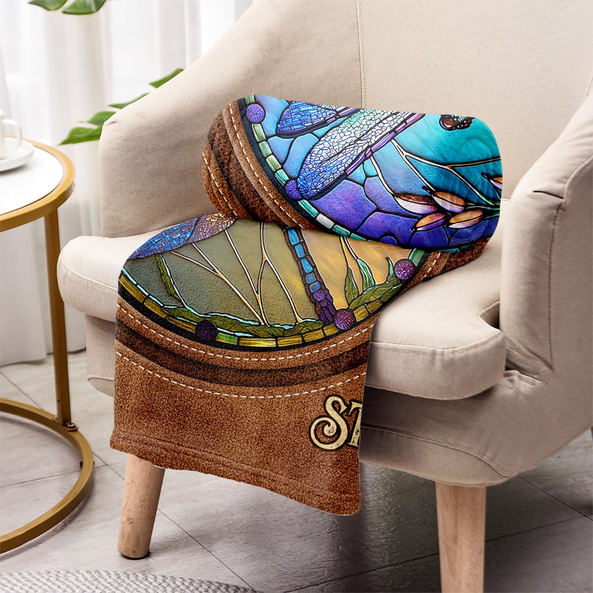Couverture libellule personnalisée en vitrail