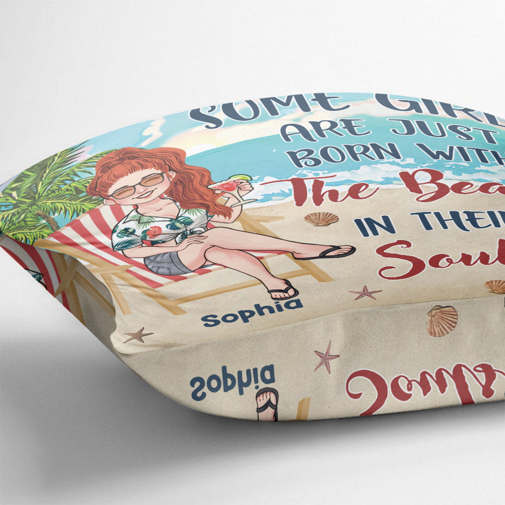 Certaines filles naissent avec la plage dans l'âme - Coussin décoratif personnalisé pour amoureux de la mer