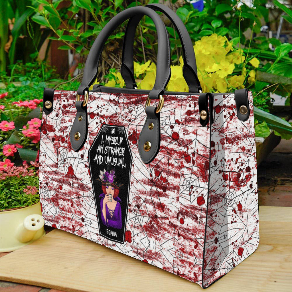 Je suis moi-même étrange et inhabituelle - Sac à main en cuir personnalisé pour sorcière