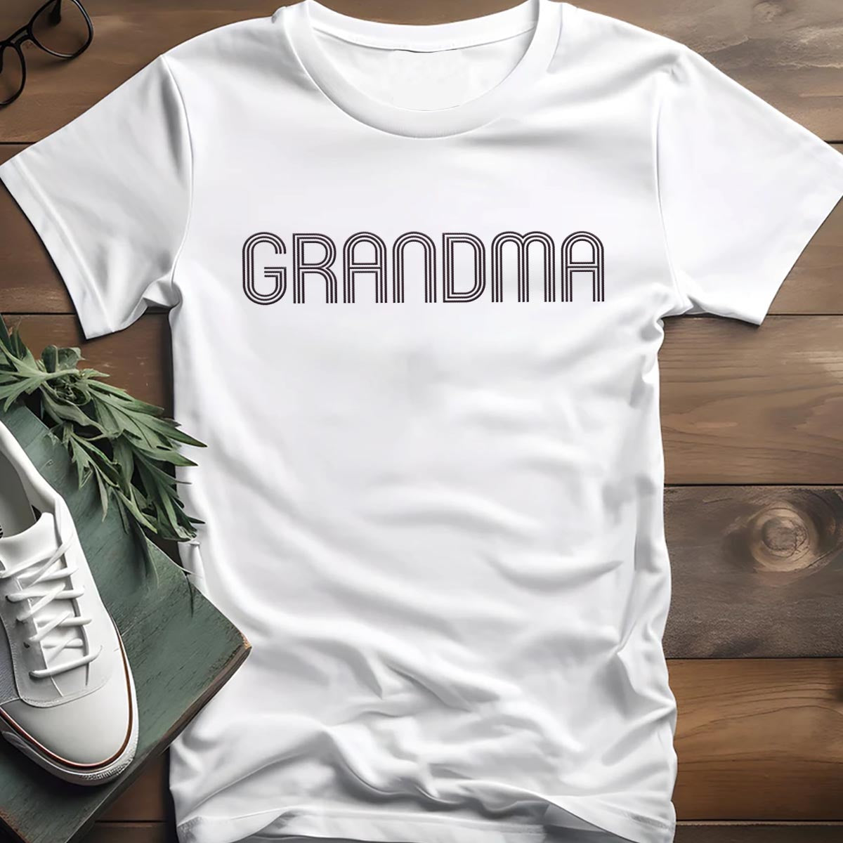 T-shirt brodé personnalisé avec nom pour grand-mère