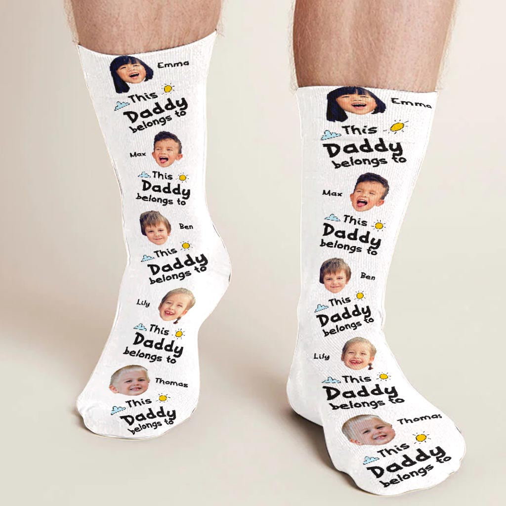 Ce papa appartient à - Cadeau pour papa, grand-père, maman, oncle, tante, grand-mère - Chaussettes personnalisées