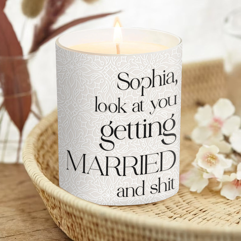 « Regardez-vous vous marier ! » - Cadeau de mariage pour les mariés - Bougie personnalisée avec couvercle en bois