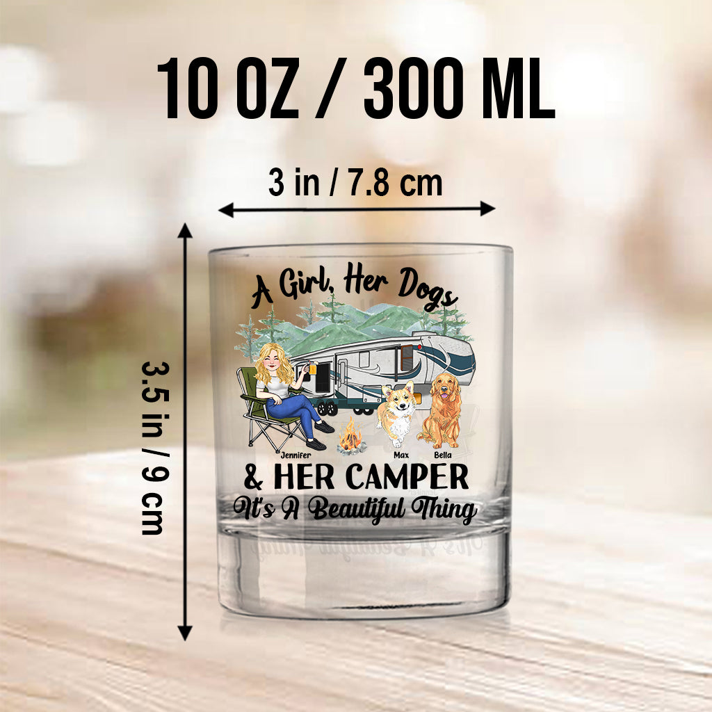 Une fille, son chien et sa caravane - Cadeau de camping pour les amoureux des chiens - Verre à whisky personnalisé