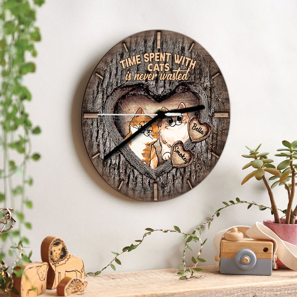 Le temps passé avec les chats et les chiens n'est jamais perdu - Horloge murale personnalisée pour chats
