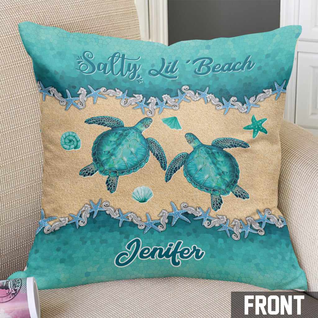 Petit coin de paradis - Coussin décoratif personnalisé en forme de tortue Salty Lil' Beach