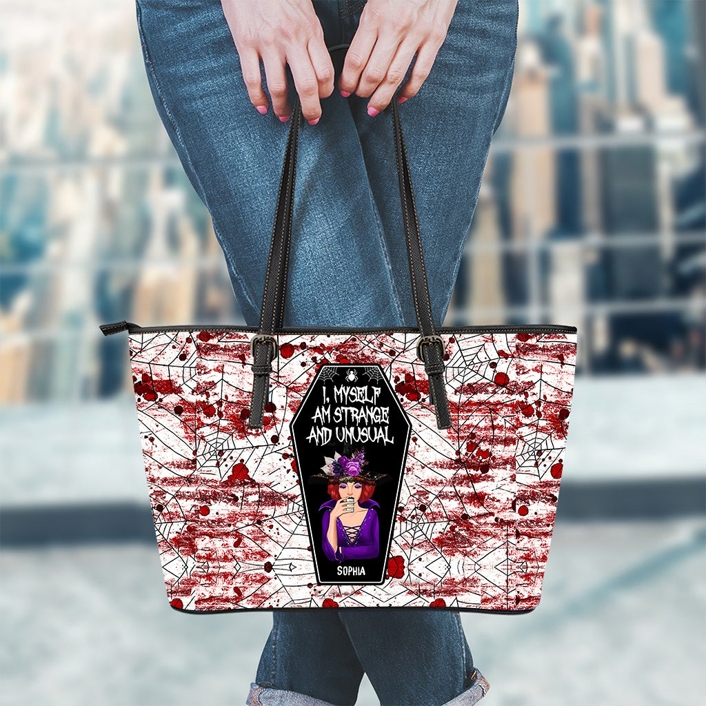 Je suis moi-même étrange et inhabituelle - Sac en cuir personnalisé pour sorcière