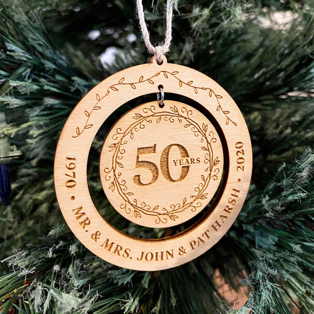 Joyeux anniversaire ! Cadeau pour votre petite amie ou votre petit ami : ornement en bois personnalisé en 2 pièces.