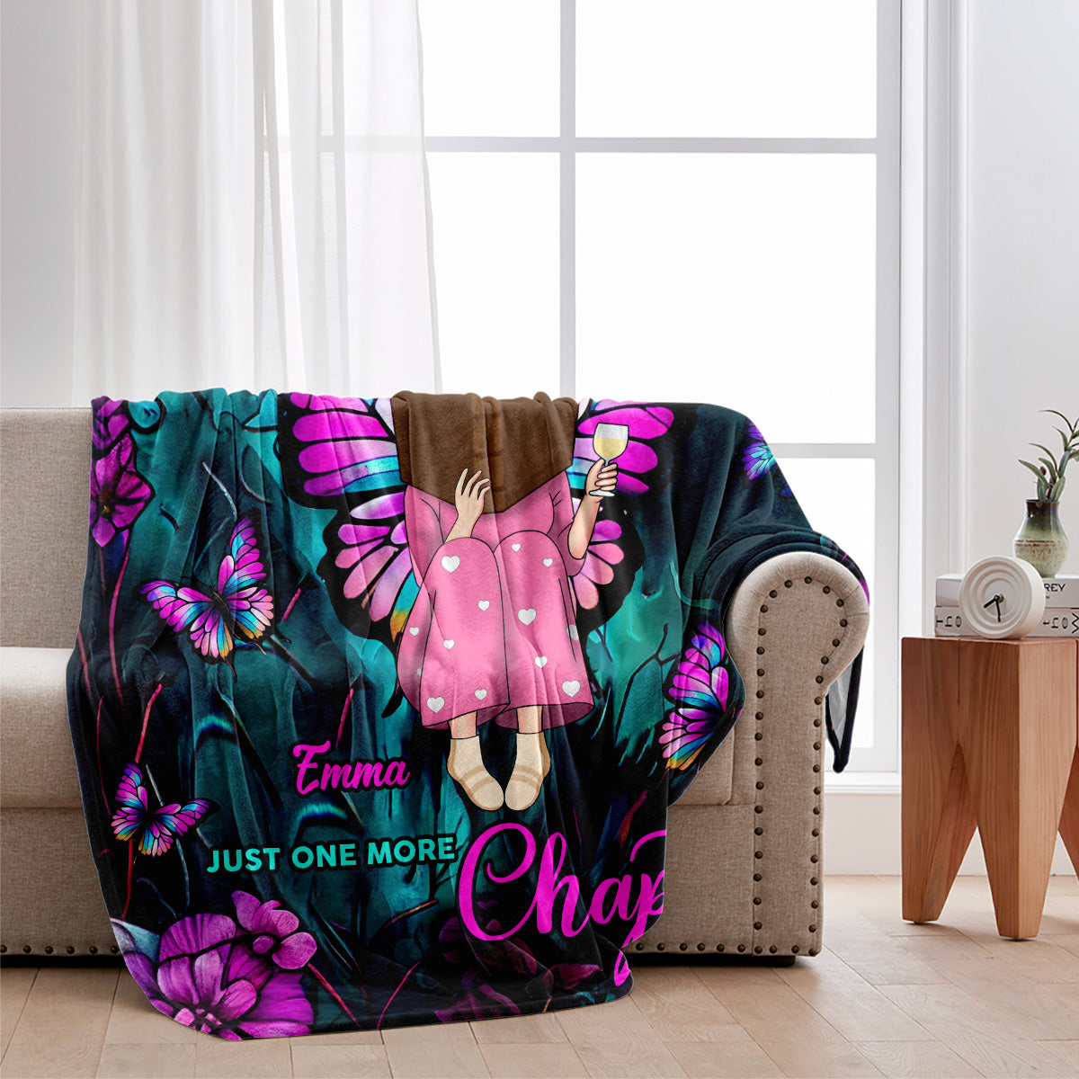 Couverture personnalisée « Fille aux livres avec papillons et fleurs »