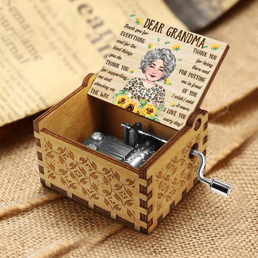 Dear Mom Thank You - Gift for mom, grandma - Personalized Hand Crank Music Box