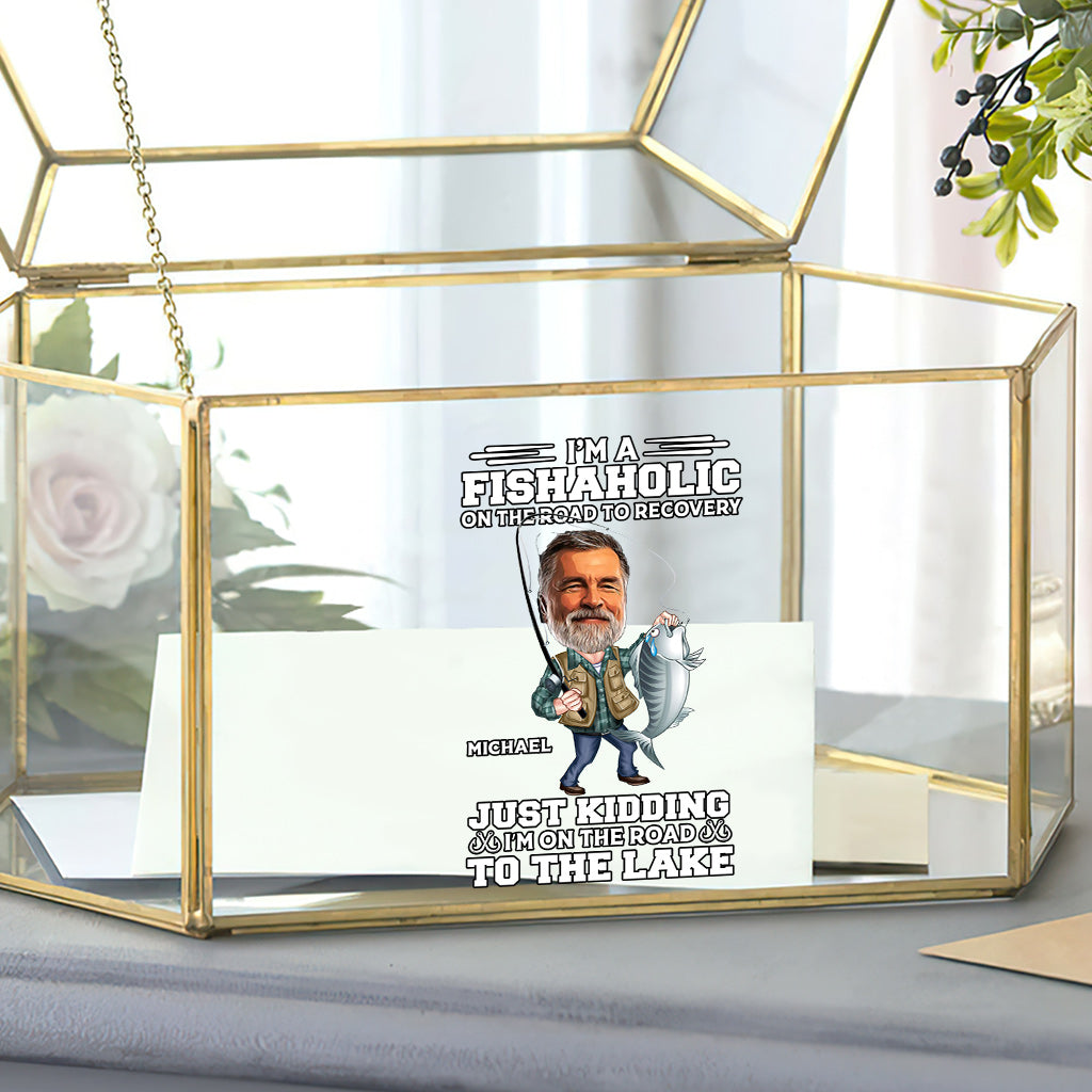 Je suis un accro à la pêche en voie de guérison - Autocollant de pêche personnalisé