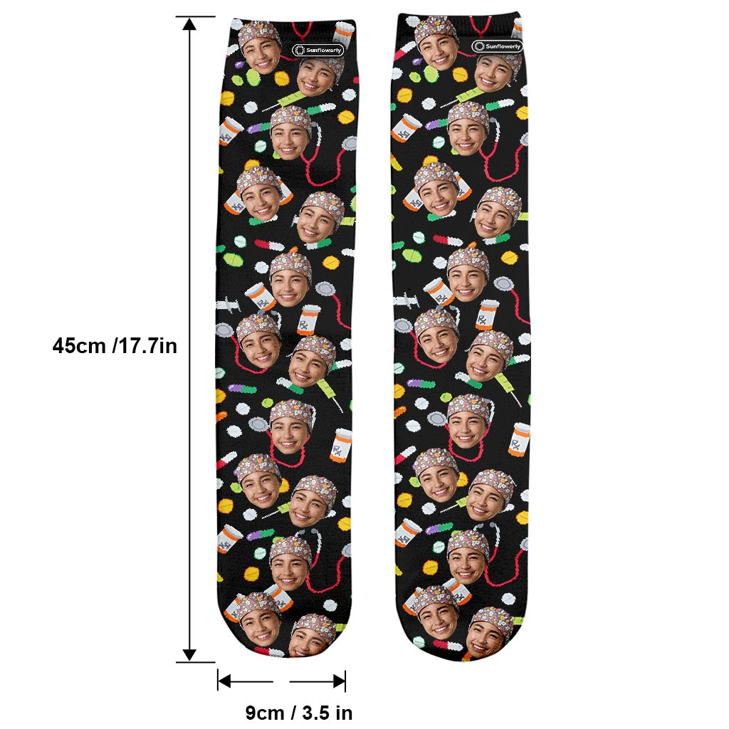 J'adore quand les gens sont sous sédatifs - Chaussettes d'infirmière personnalisées