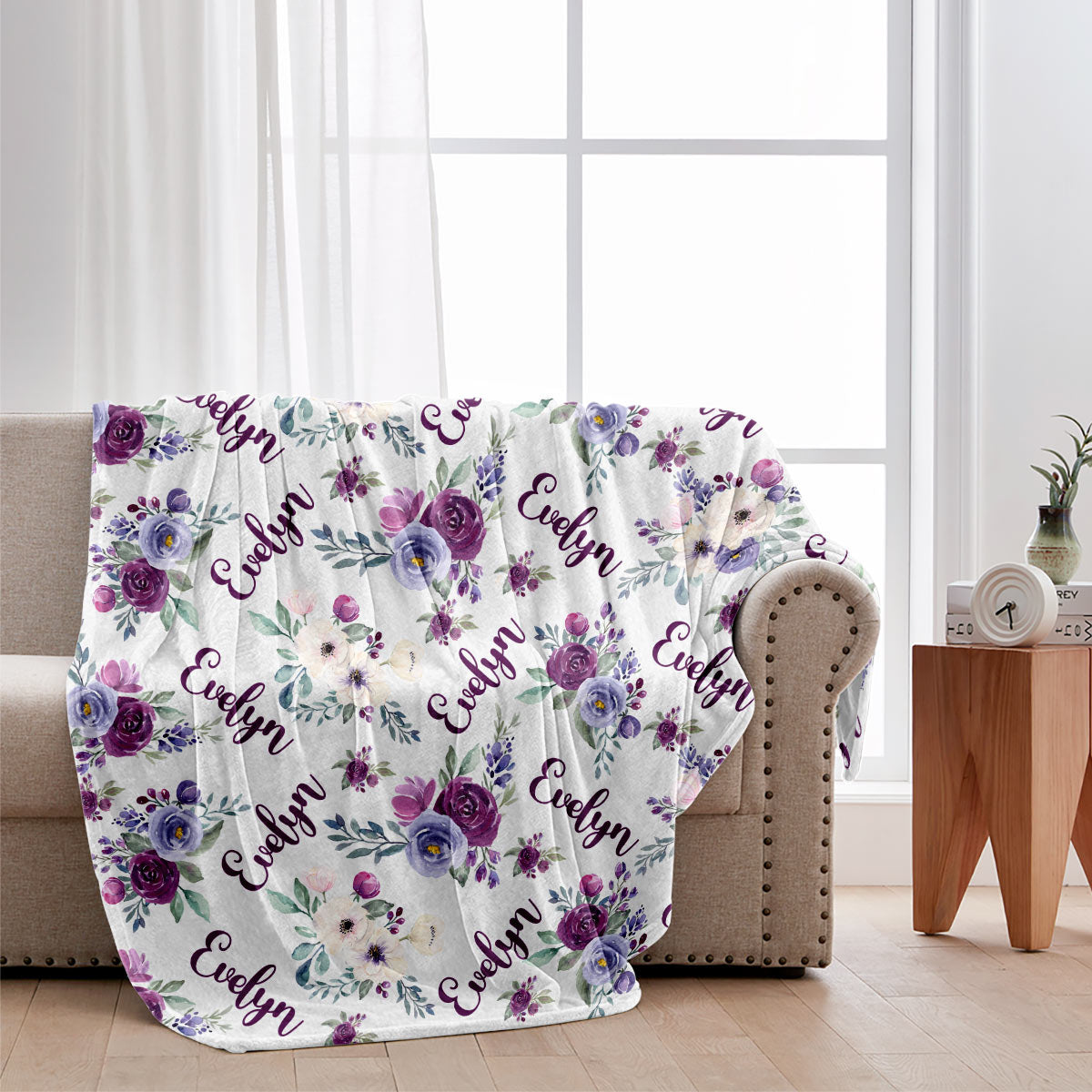 Couverture personnalisée pour fille avec nom et fleurs violettes