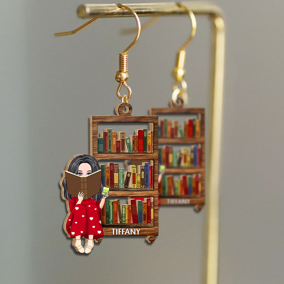 Boucles d'oreilles personnalisées avec portrait pour les amoureux des livres - Boucles d'oreilles en bois personnalisées avec un livre