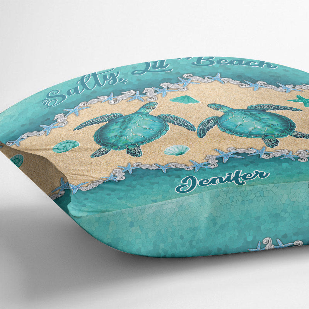 Petit coin de paradis - Coussin décoratif personnalisé en forme de tortue Salty Lil' Beach