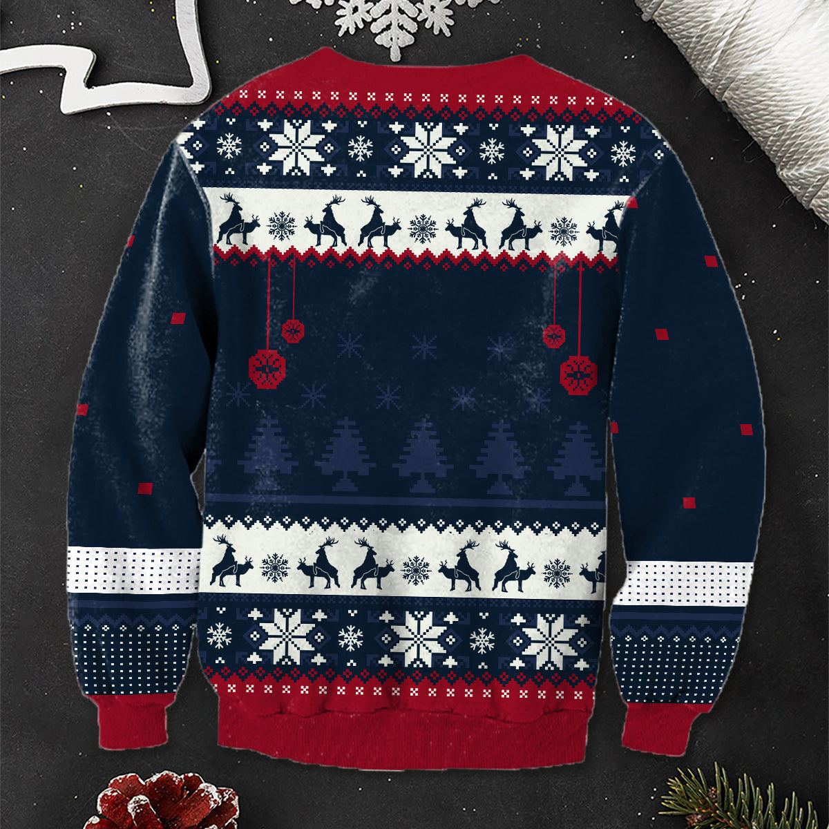 Boules de Noël et seins en guirlande - Pull moche personnalisé pour couple