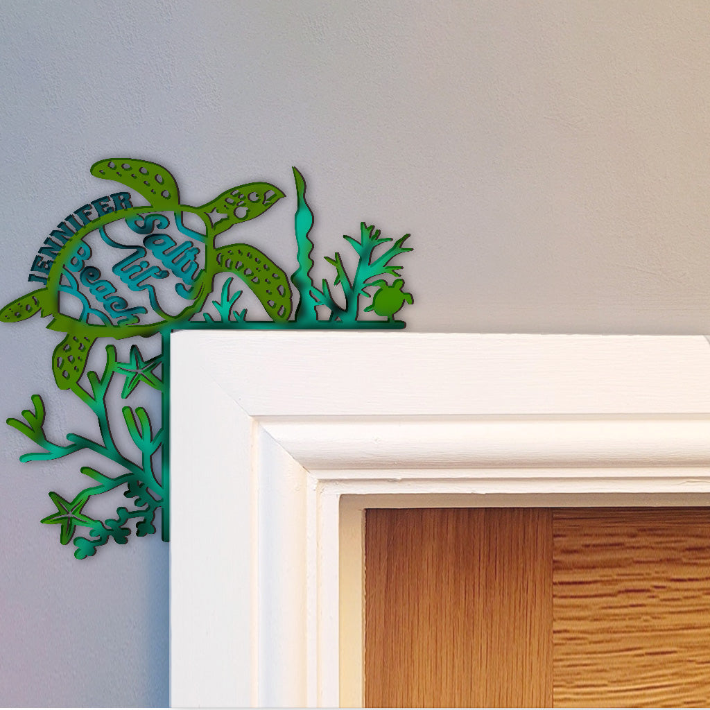 Salty Lil' Beach - Décoration personnalisée pour cadre de porte en forme de tortue
