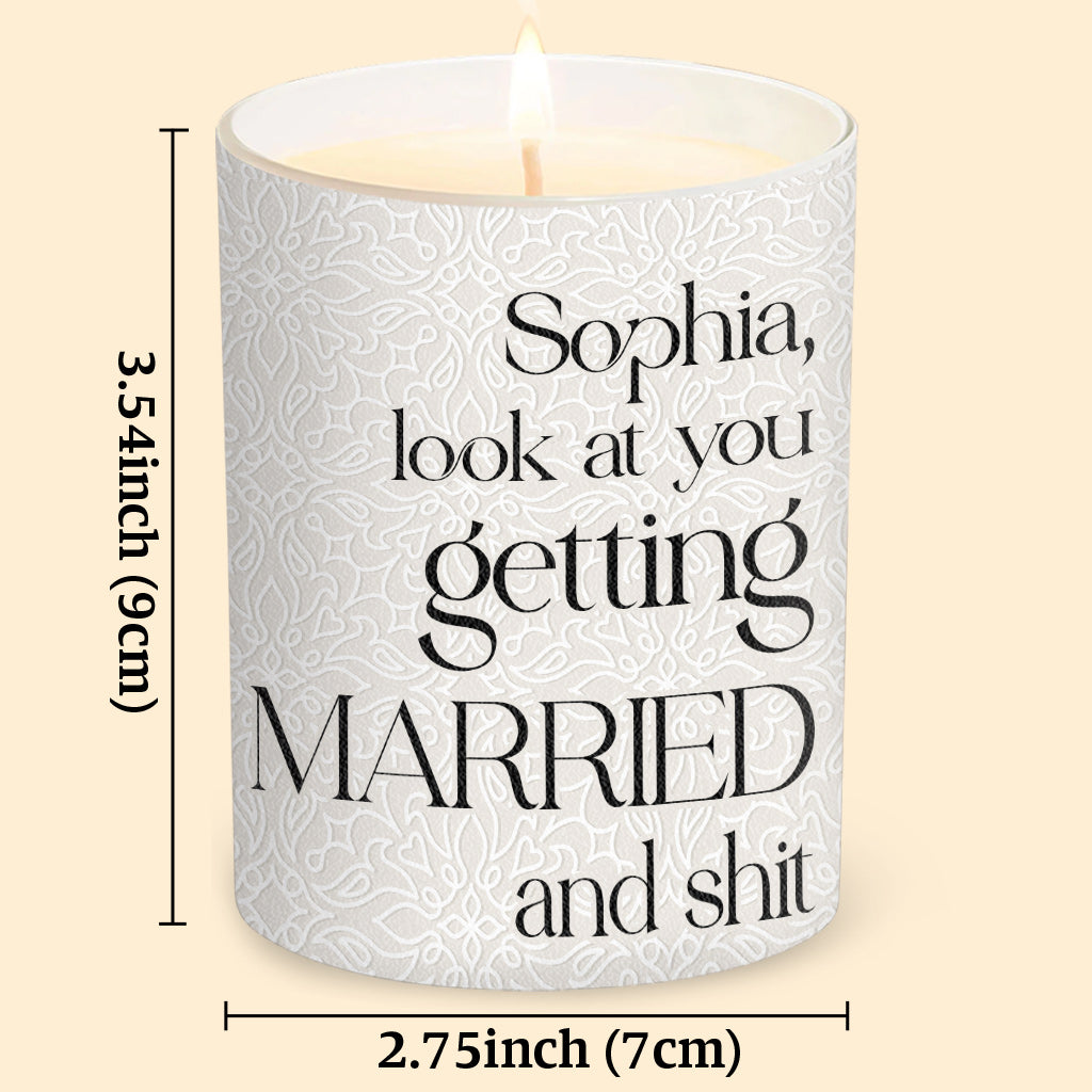 « Regardez-vous vous marier ! » - Cadeau de mariage pour les mariés - Bougie personnalisée avec couvercle en bois