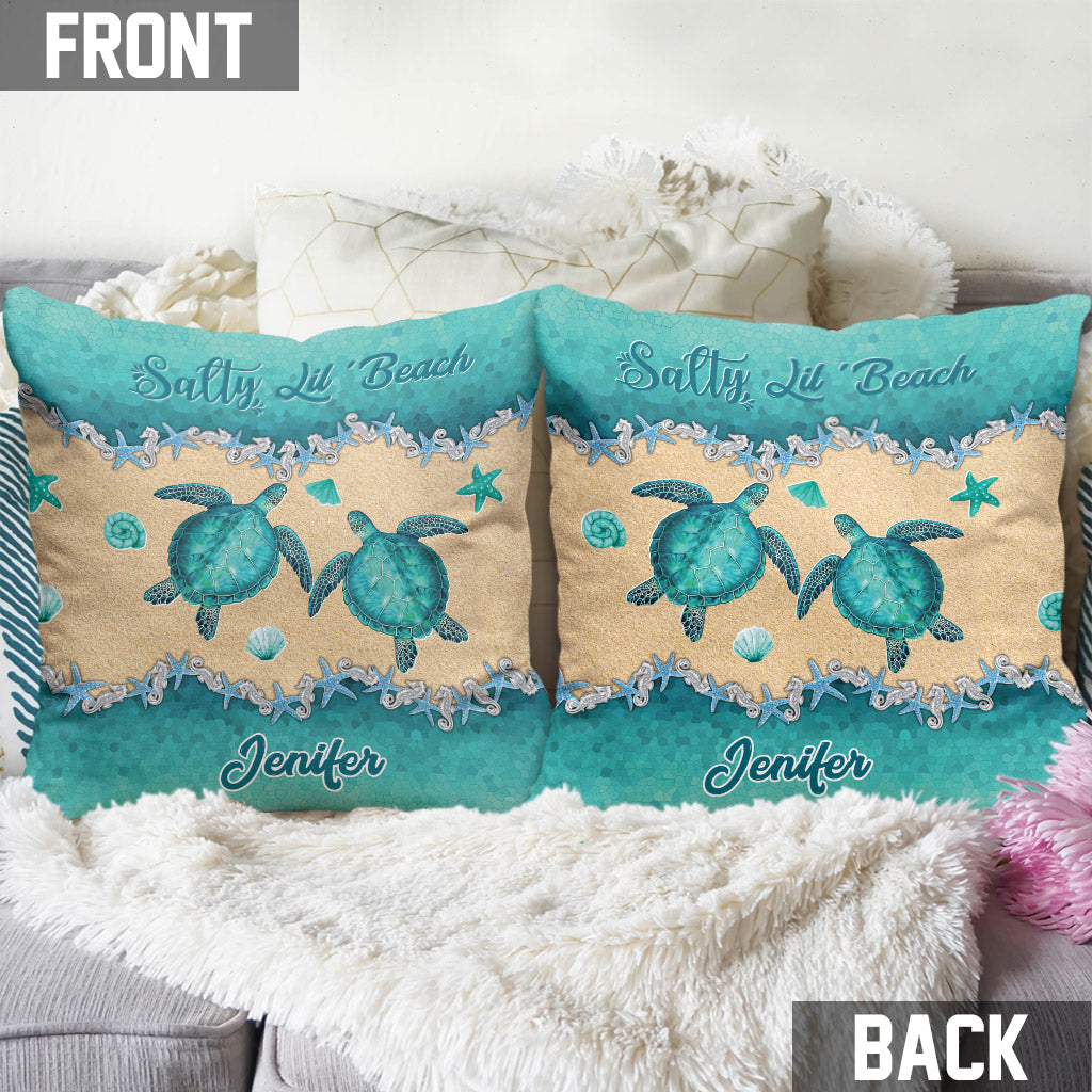 Petit coin de paradis - Coussin décoratif personnalisé en forme de tortue Salty Lil' Beach