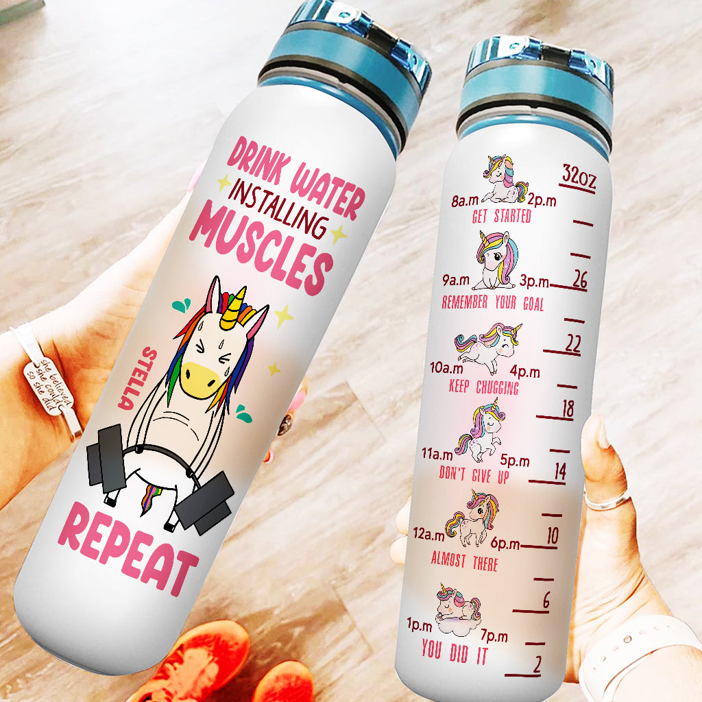 Boire de l'eau, développer ses muscles, répéter - Gourde personnalisée avec suivi d'hydratation pour la forme physique