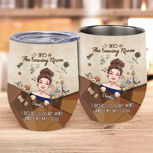 Et me voilà partie dans mon atelier de couture ! - Gobelet à vin personnalisé sur le thème de la couture