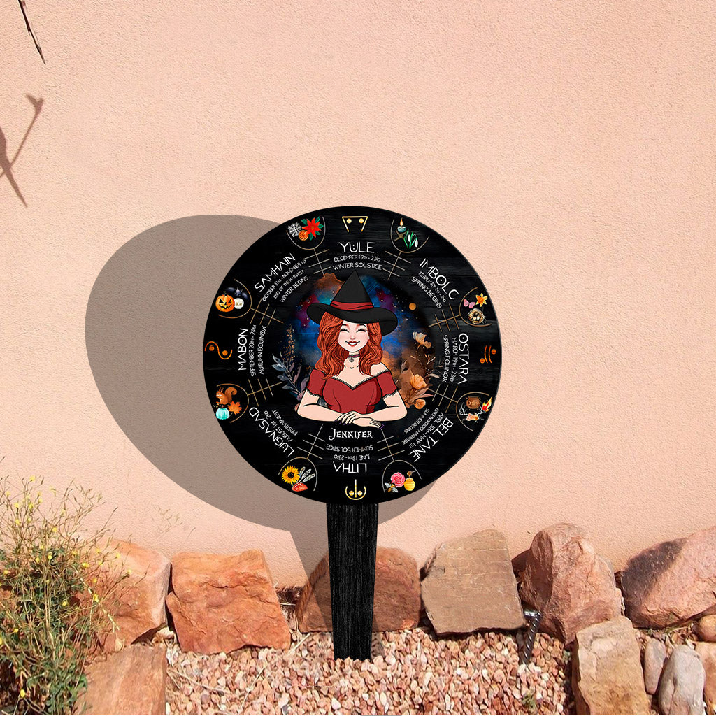 Roue de l'Année - Panneau de jardin personnalisé en acrylique représentant une sorcière