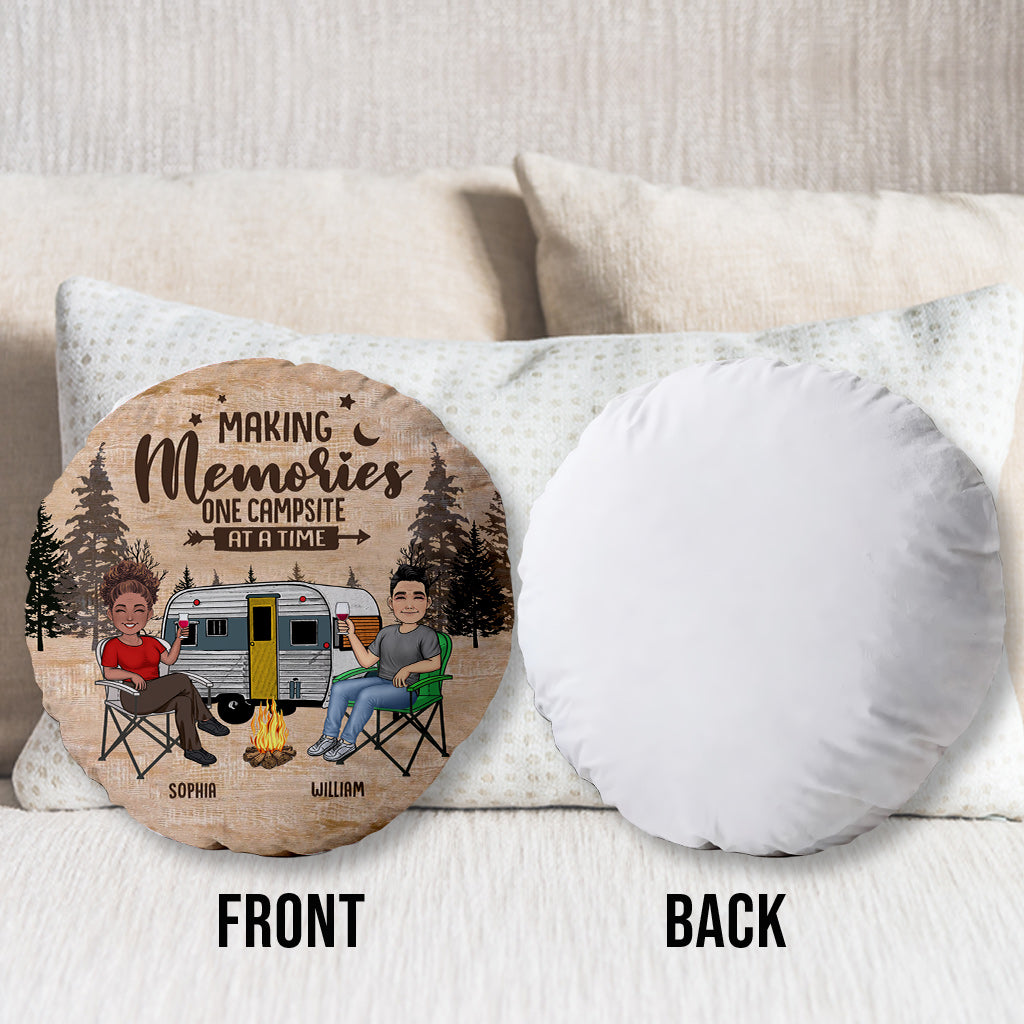 Happy Camper - Cadeau de camping pour mari, femme, petit ami - Oreiller de forme personnalisée