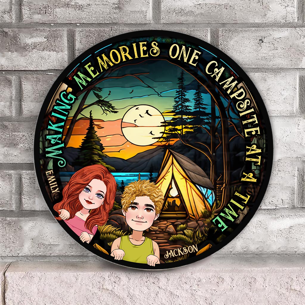 Créer des souvenirs - Panneau rond en bois personnalisé pour le camping