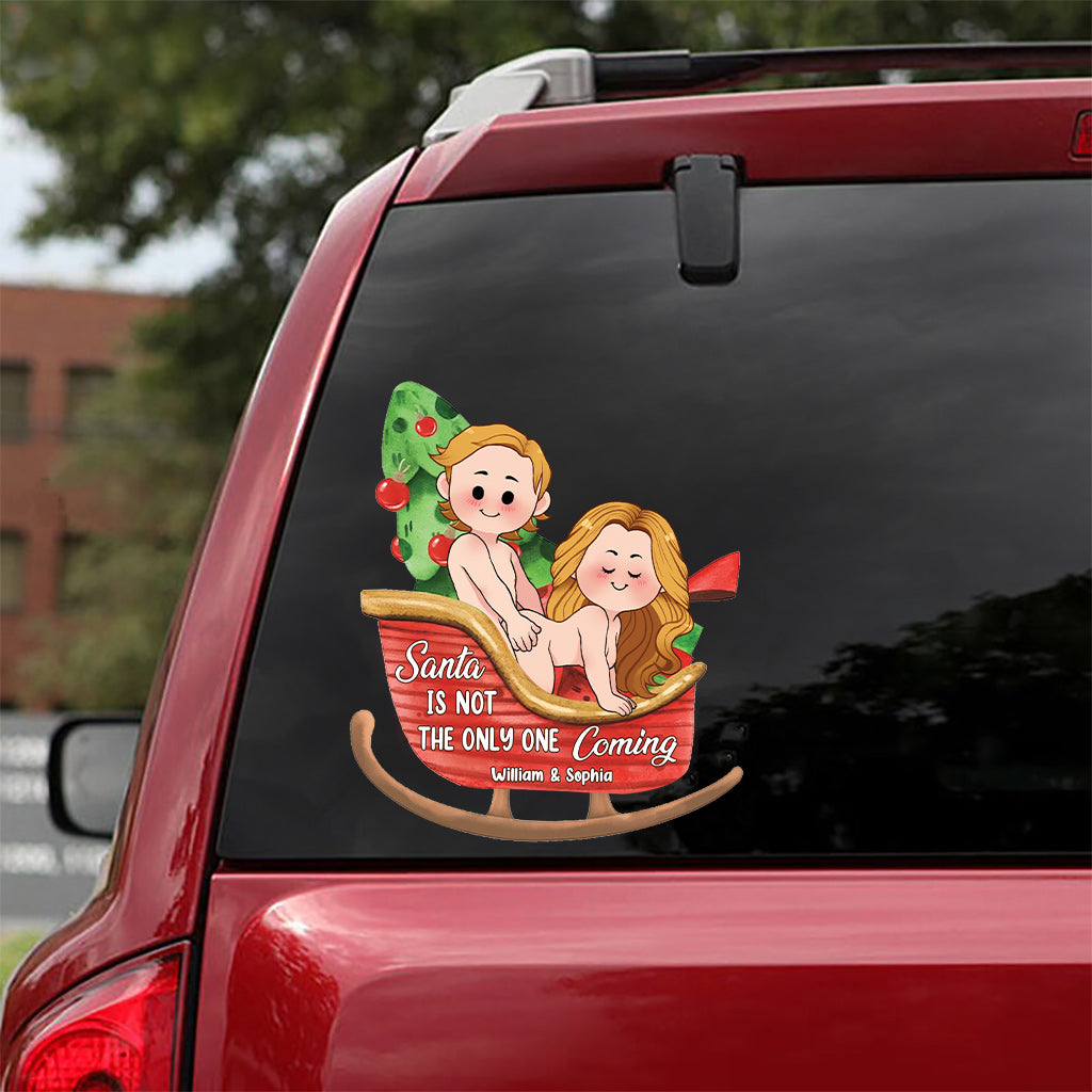 Le Père Noël n'est pas le seul à venir - Autocollant personnalisé pour couple découpé à l'emporte-pièce