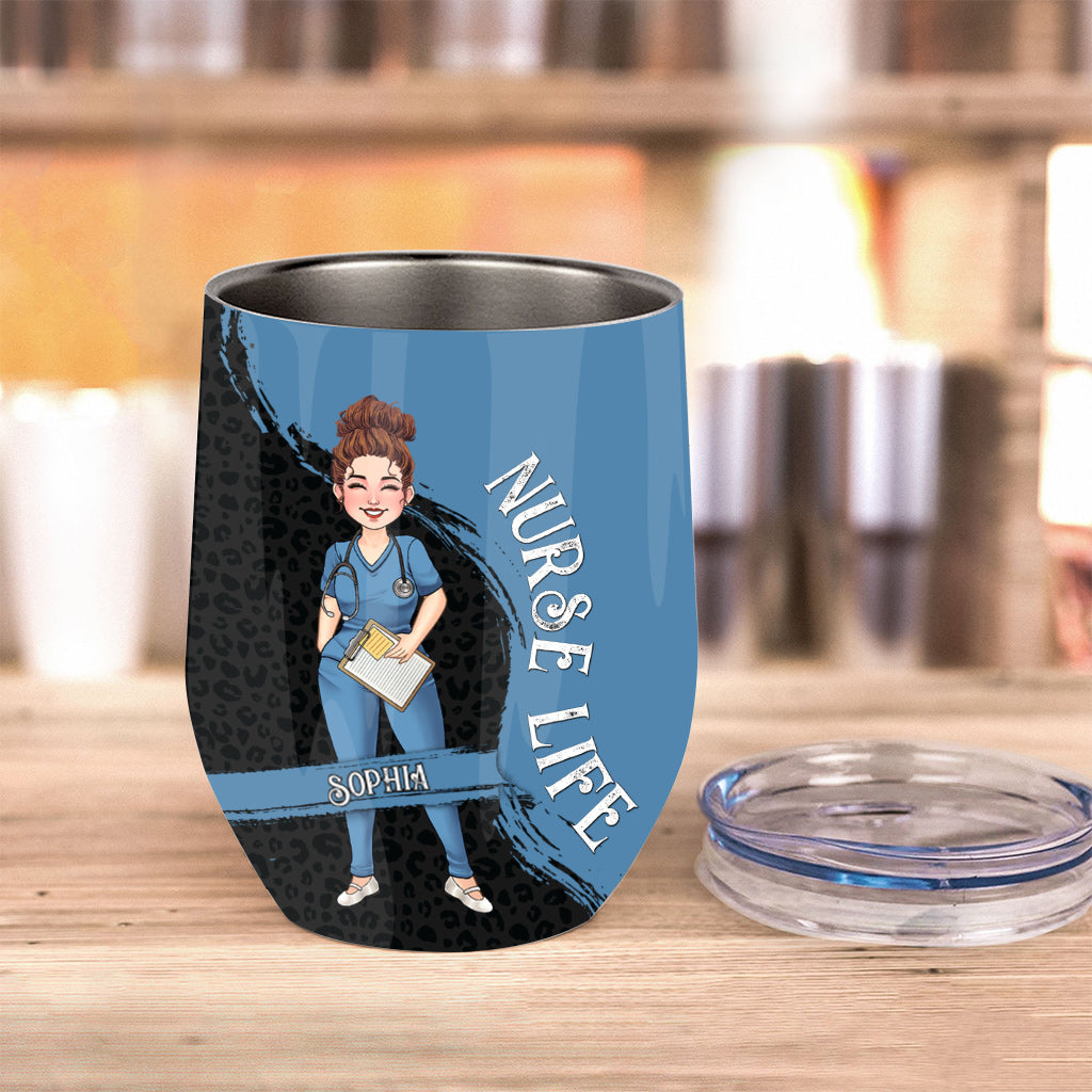 La vie d'infirmière - Cadeau pour une infirmière : maman, elle, épouse, petite amie, amie - Verre à vin personnalisé