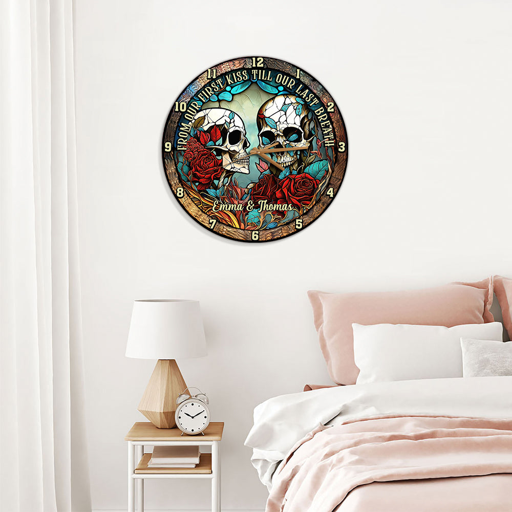De notre premier baiser - Horloge murale personnalisée en forme de crâne