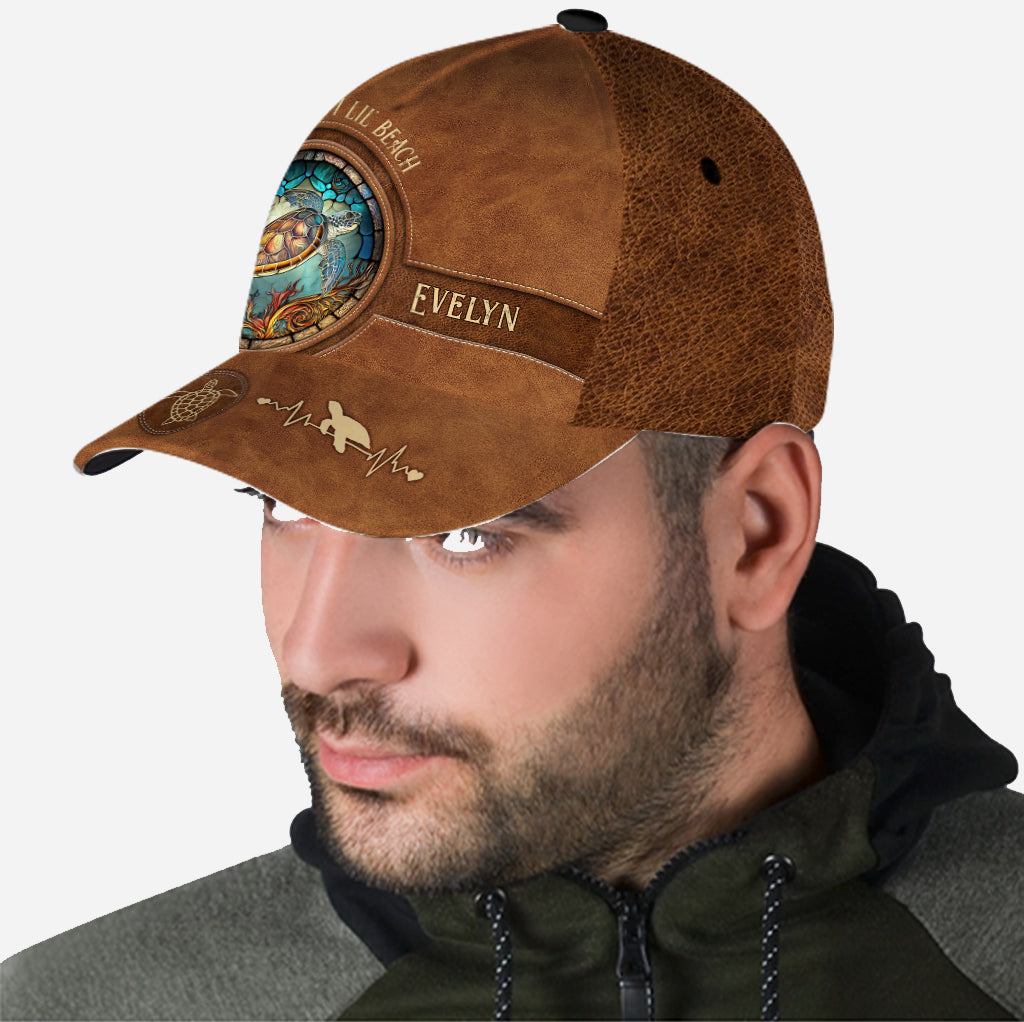 Casquette classique personnalisée avec vitrail tortue de mer Salty Lil' Beach -