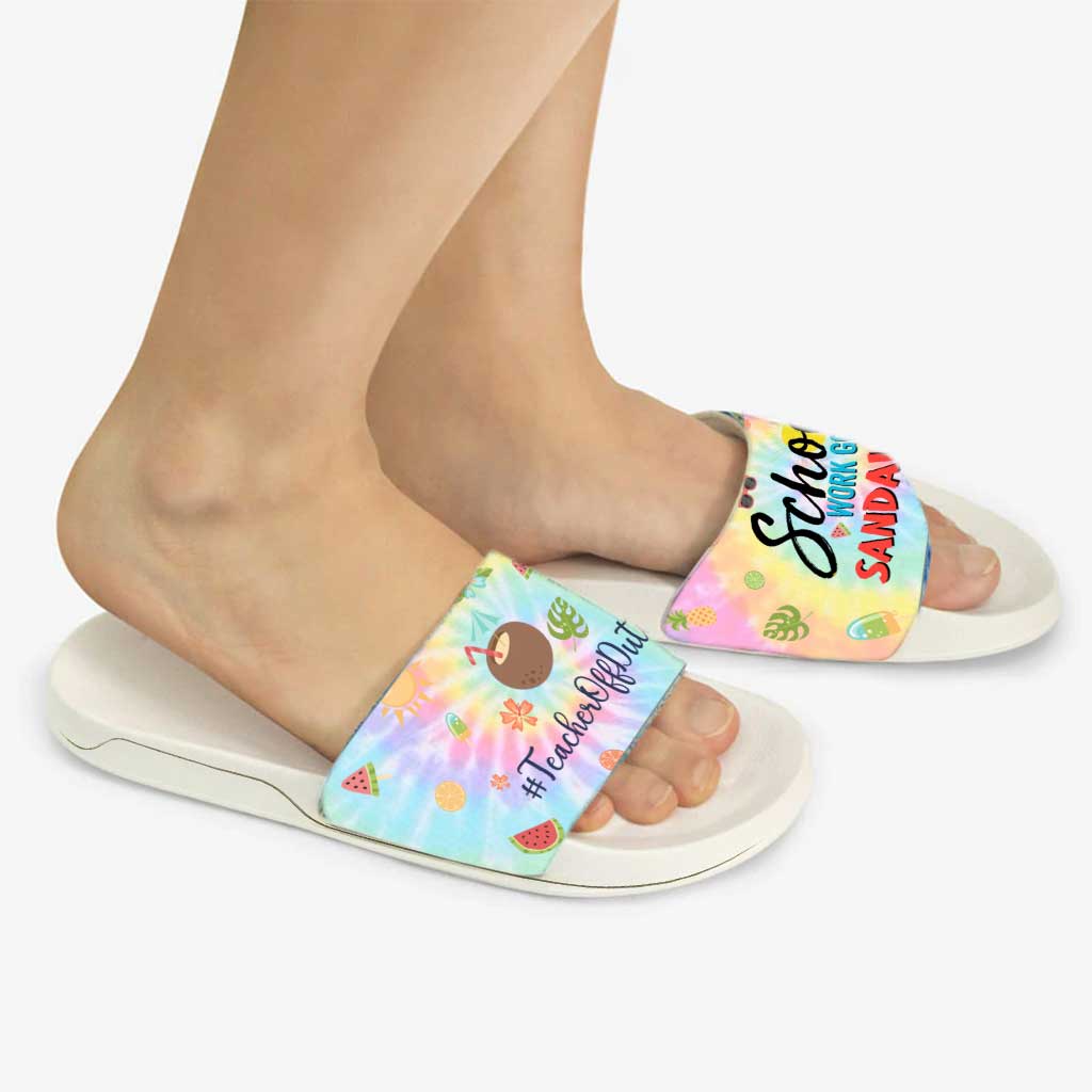 Enfilez vos sandales pour aller travailler à l'école ! Sandales personnalisées pour enseignants