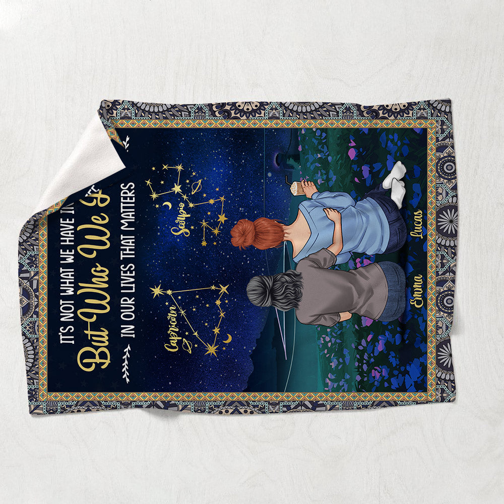 Ce n'est pas ce que nous possédons dans la vie qui compte - Couverture personnalisée pour meilleure amie