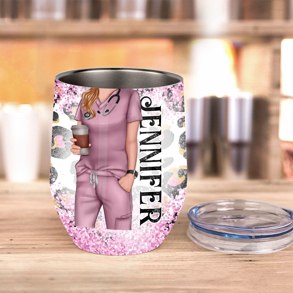 Le métier d'infirmière est un travail de cœur - Gobelet à vin personnalisé pour infirmière