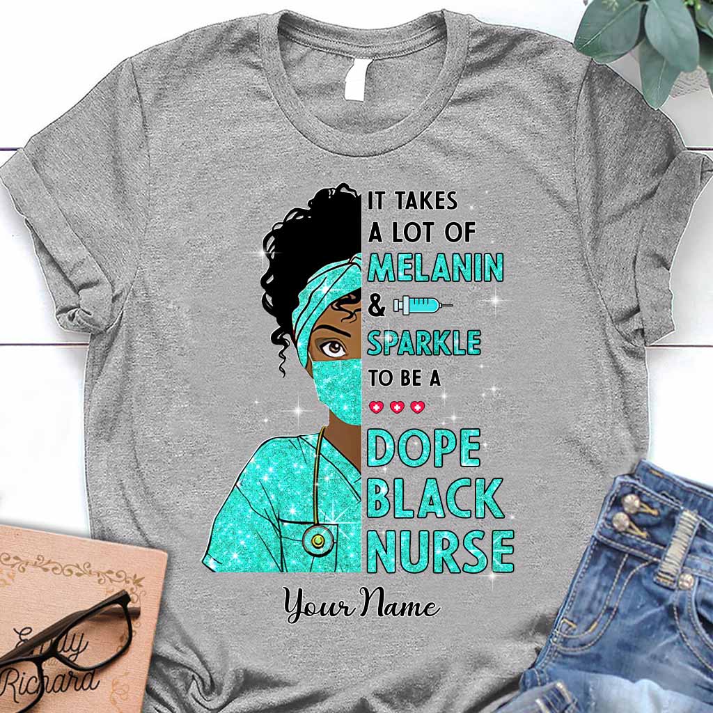 Il faut beaucoup de mélanine et d'éclat - T-shirt et sweat à capuche personnalisés pour infirmière avec imprimé à faux paillettes