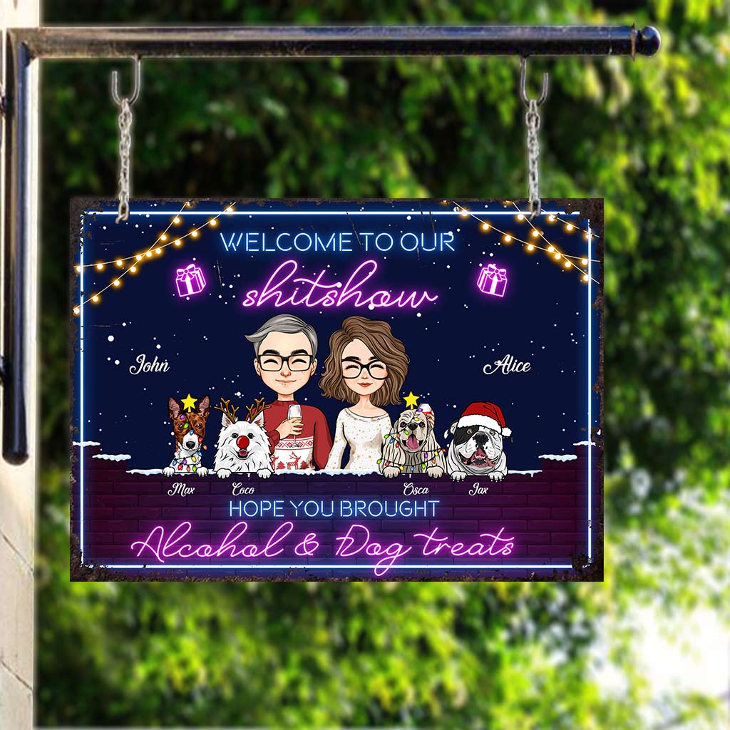 Bienvenue à notre bordel ! J'espère que vous avez apporté de l'alcool et des friandises pour chien ! - Panneau rectangulaire en métal personnalisé pour couple