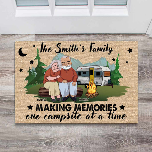 I Just Want To Hold Your Hand Camping Old Couple - Personalized Doormat