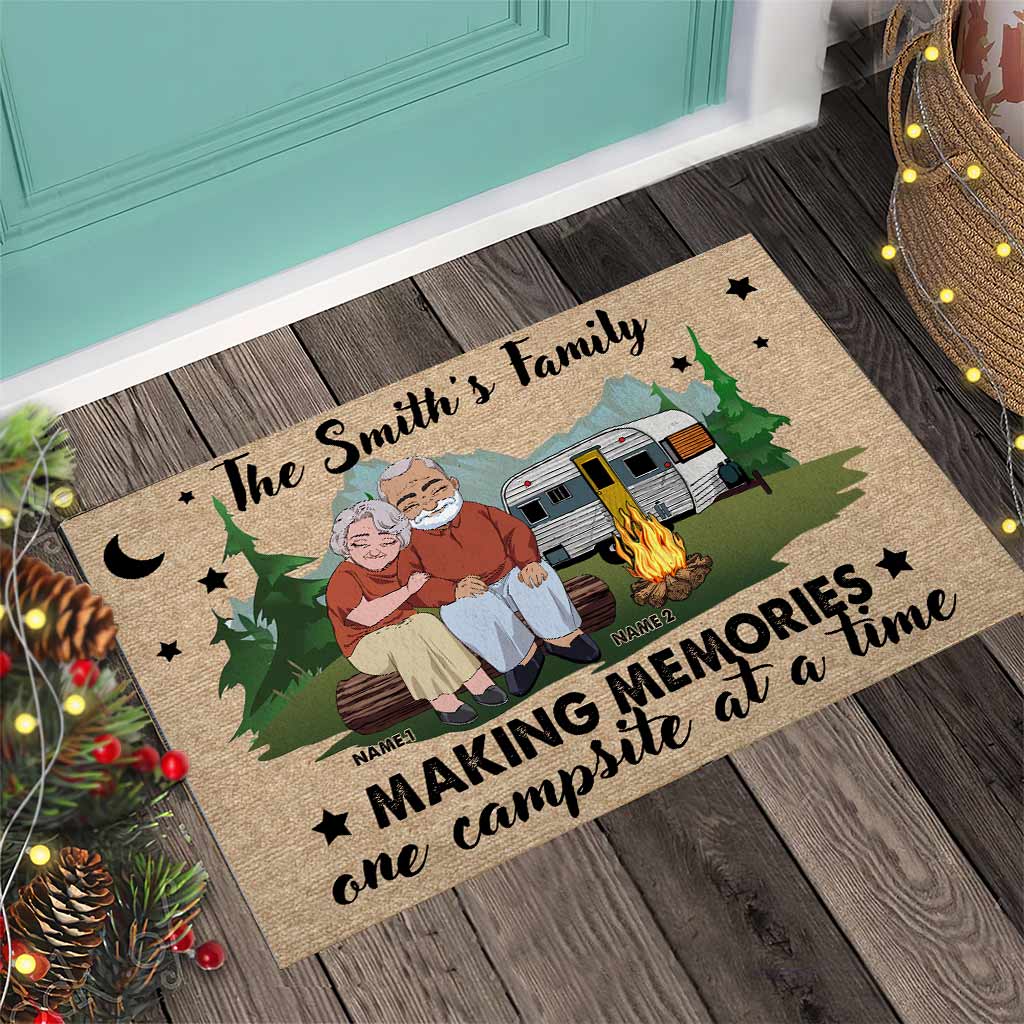 I Just Want To Hold Your Hand Camping Old Couple - Personalized Doormat