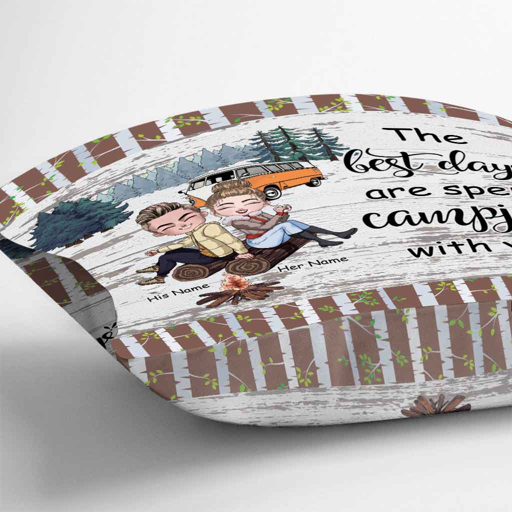 Les meilleurs jours sont ceux passés en camping avec vous - Coussin décoratif de camping personnalisé pour couples