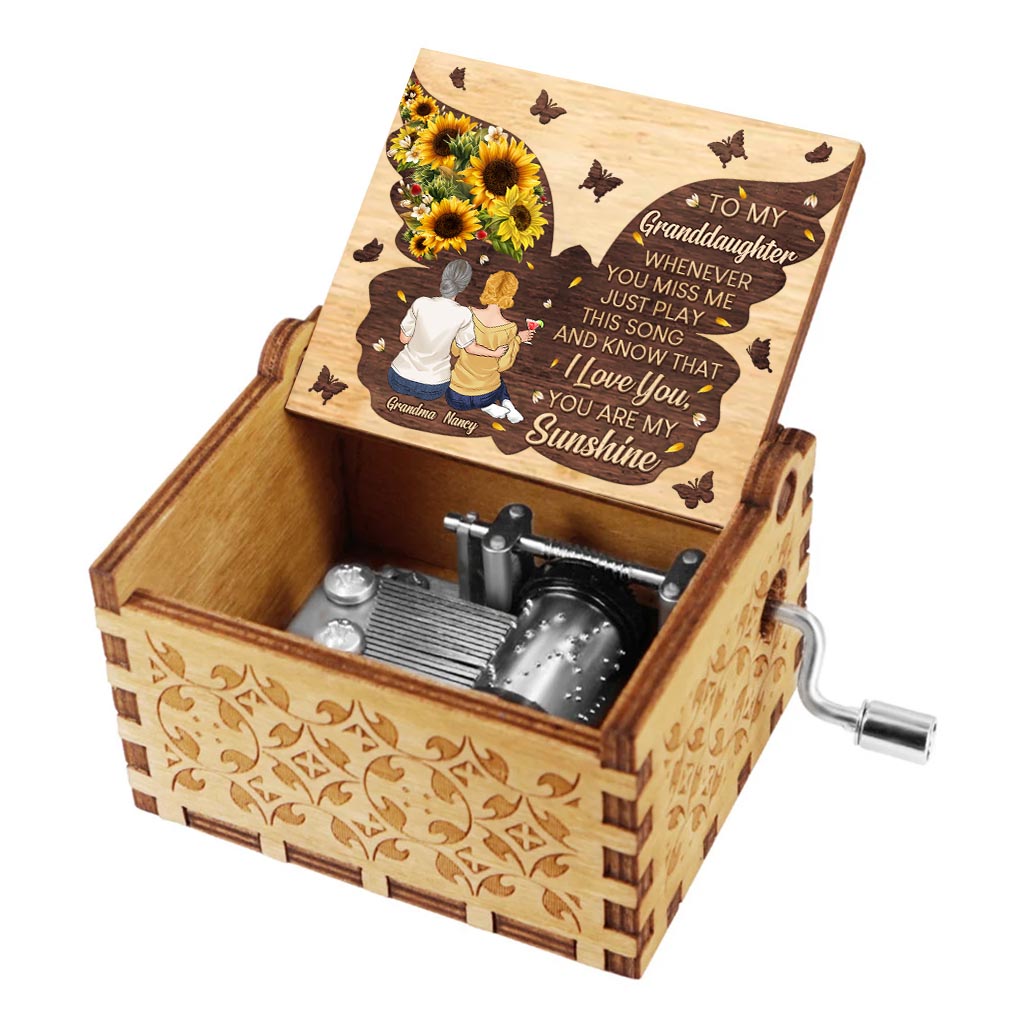 To My Granddaughter - Personalized Mother's Day Grandma Hand Crank Music Box