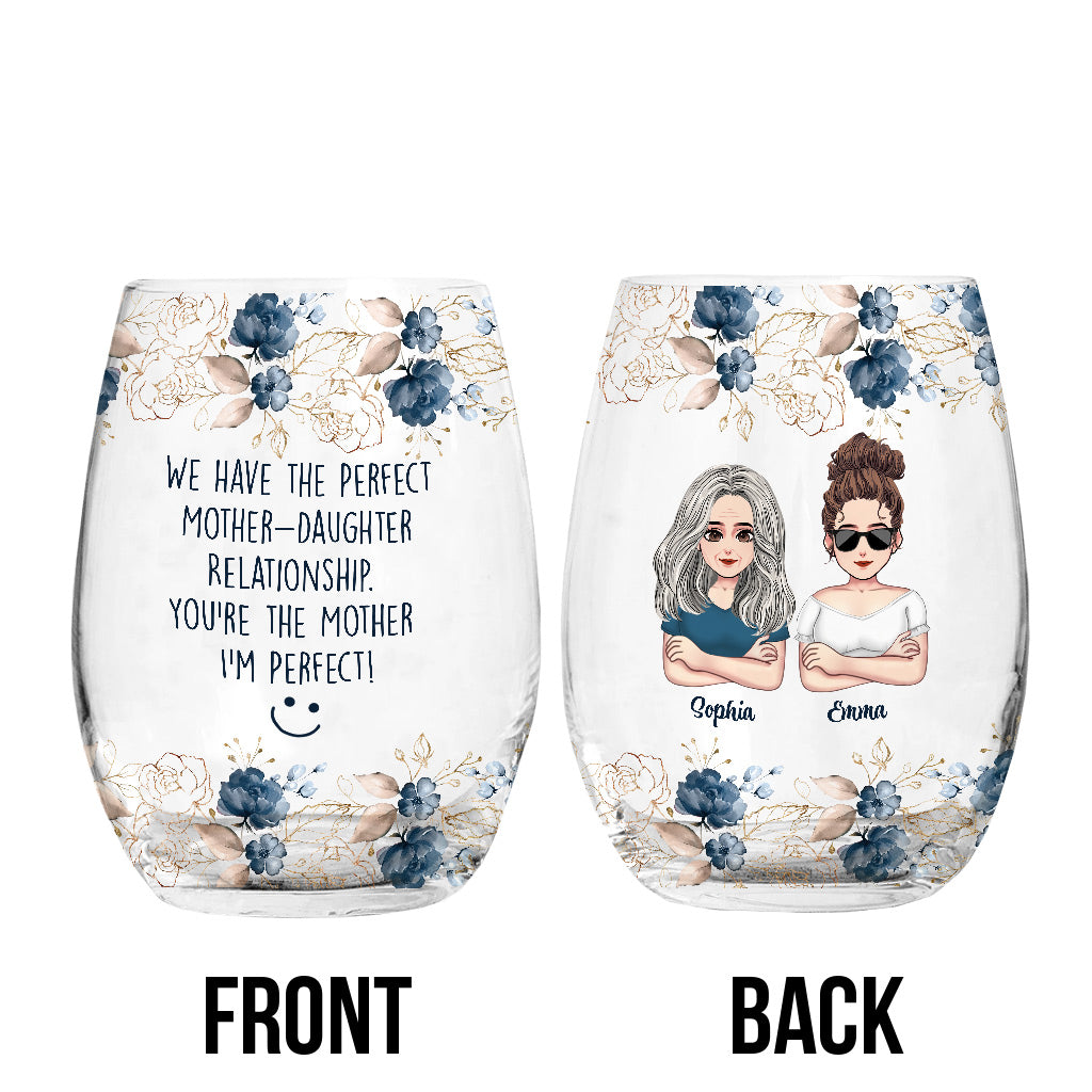 Nous avons le verre à vin parfait : un verre à vin personnalisé pour la fête des mères.