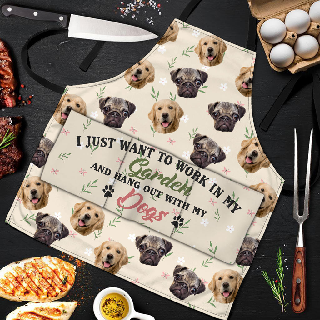 I Just Want To Work In My Garden And Hang Out - Personalized Gardening Apron