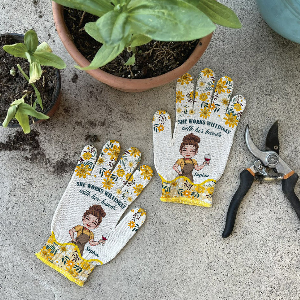 Elle travaille volontiers de ses mains - Gants de jardinage personnalisés
