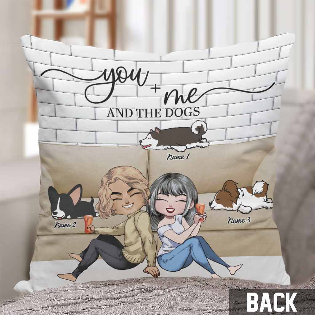 Coussin décoratif personnalisé « Couple et chiens »